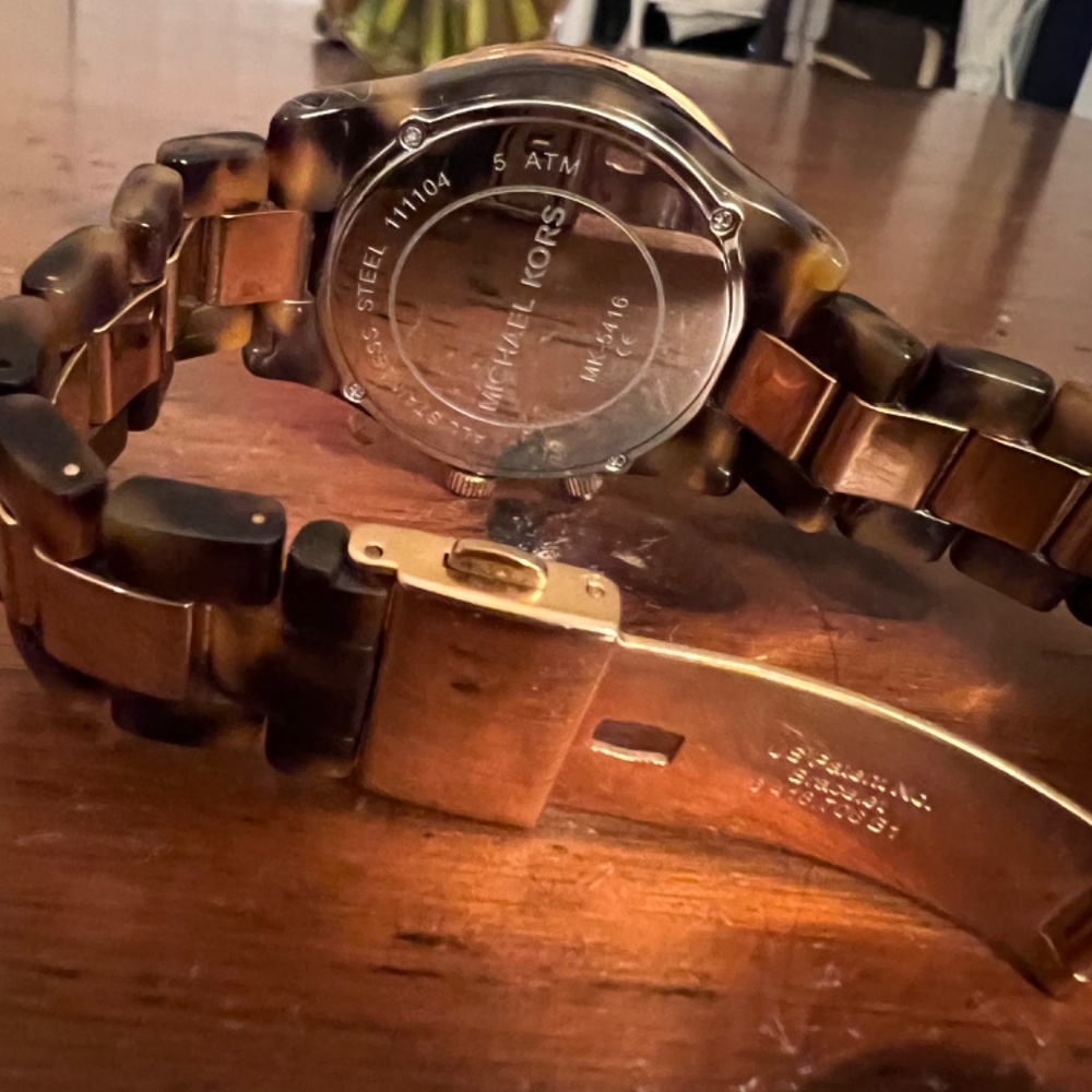 Michael Kors Tortoise Watch - Picture 4 of 6